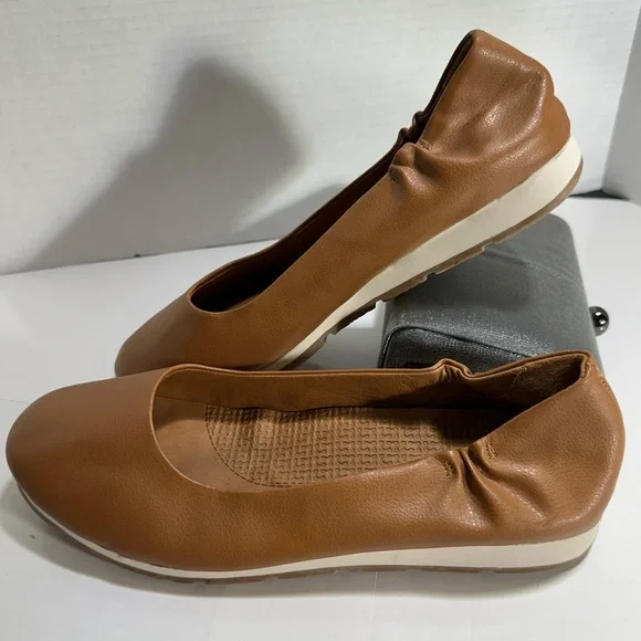 BareTraps Shoes Baretraps Prim Women Ballet Flats Sz 8m Slipon